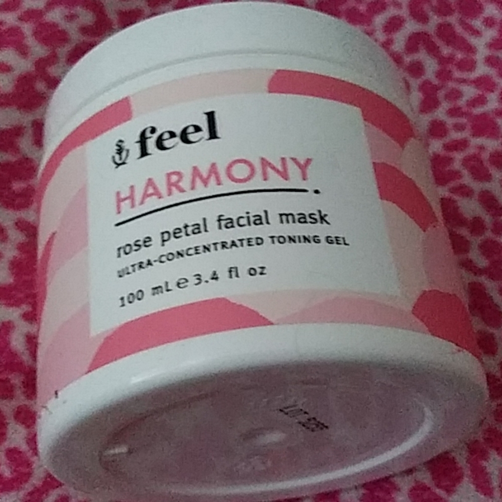 Rose petal face mask